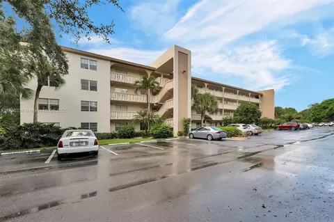 2301 Lucaya Ln #J4, Coconut Creek, FL 33066