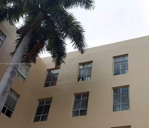 7400 W 20th Ave #326, Hialeah, FL 33016