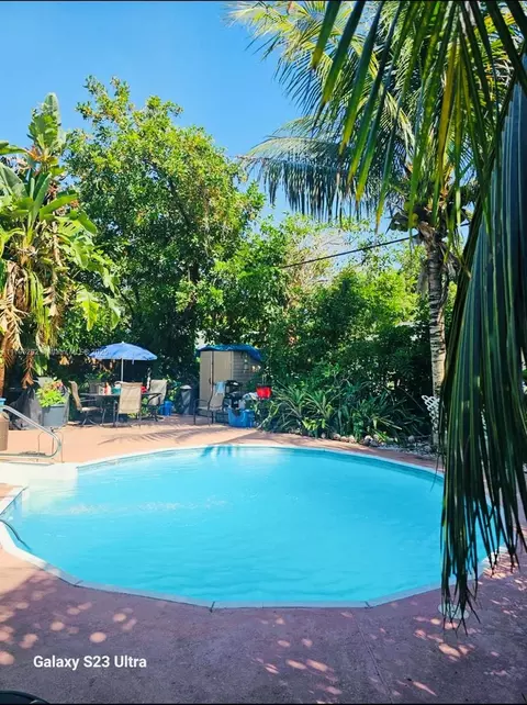 5706 Simms St, Hollywood, FL 33021