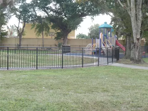 10000 NW 80th Ct #2223, Hialeah Gardens, FL 33016