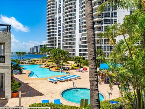 19195 NE 36th Ct #201, Aventura, FL 33180