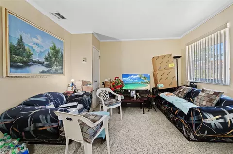 Living - Undisclosed, Hialeah, FL 33010 photo 3 of 3