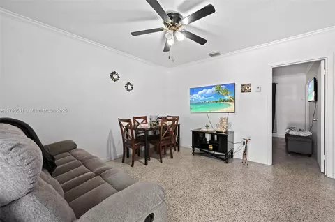 Living - Undisclosed, Hialeah, FL 33010 photo 2 of 3