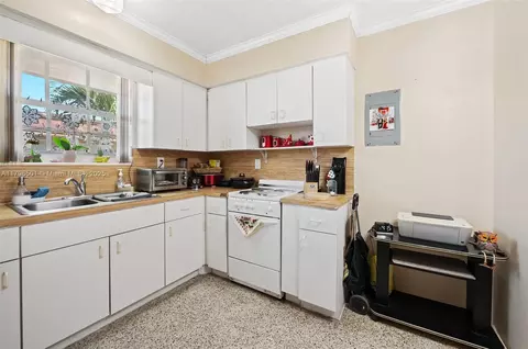 Kitchen - Undisclosed, Hialeah, FL 33010 photo 1 of 5