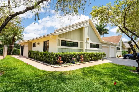 3620 E Forge Rd #16, Davie, FL 33328