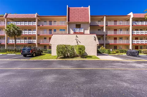 1005 Country Club Dr #307, Margate, FL 33063