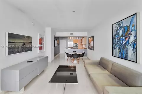 218 SE 14th St #1804, Miami, FL 33131