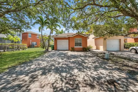 7196 Sienna Ridge Ln, Lauderhill, FL 33319