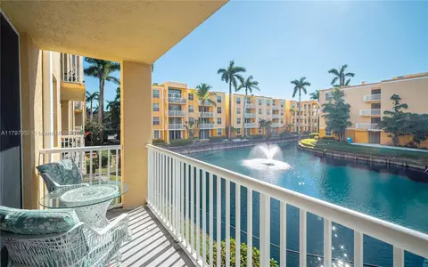 1341 SE 3rd Ave #202, Dania Beach, FL 33004