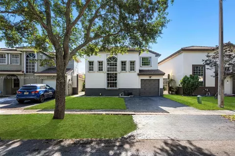 2562 W Saratoga Dr, Hollywood, FL 33026