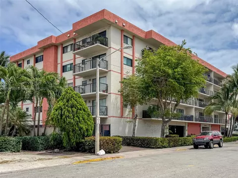 7801 Abbott Ave #306, Miami Beach, FL 33141