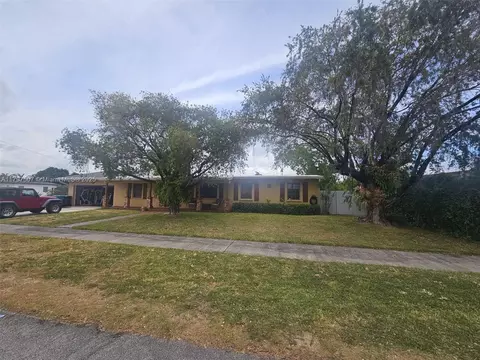 10775 Westwood Lake Dr, Miami, FL 33165