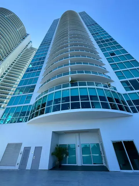 2101 Brickell Ave #2401, Miami, FL 33129
