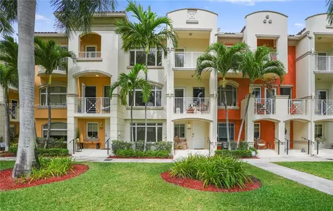 18445 NE 27th Pl, Aventura, FL 33160
