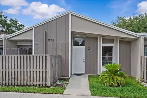 15712 Woodgate Ct #B, Sunrise, FL 33326