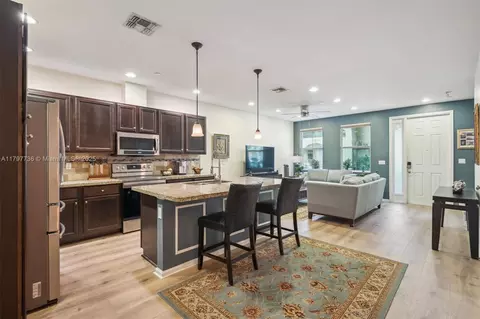 4346 Cascada Cir, Hollywood, FL 33024