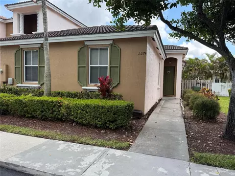 2274 NE 42nd Cir, Homestead, FL 33033
