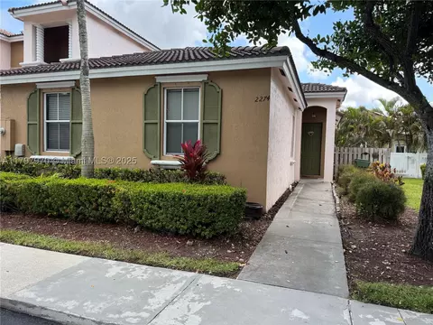 2274 NE 42nd Cir, Homestead, FL 33033