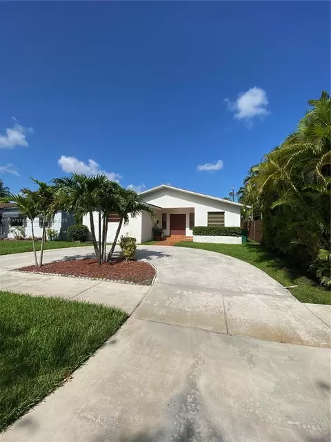 3715 SW 60th Pl, Miami, FL 33155