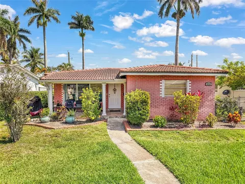 232 SE 6th St, Dania Beach, FL 33004