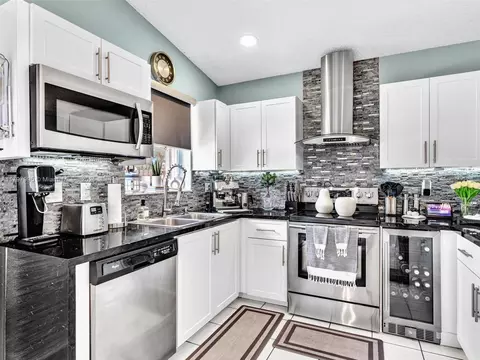 5206 NW 99th Ave, Sunrise, FL 33351