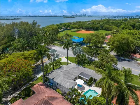 5550 N Bayshore Dr, Miami, FL 33137
