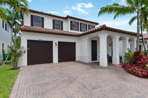 2691 NW 83rd Ter, Pembroke Pines, FL 33024