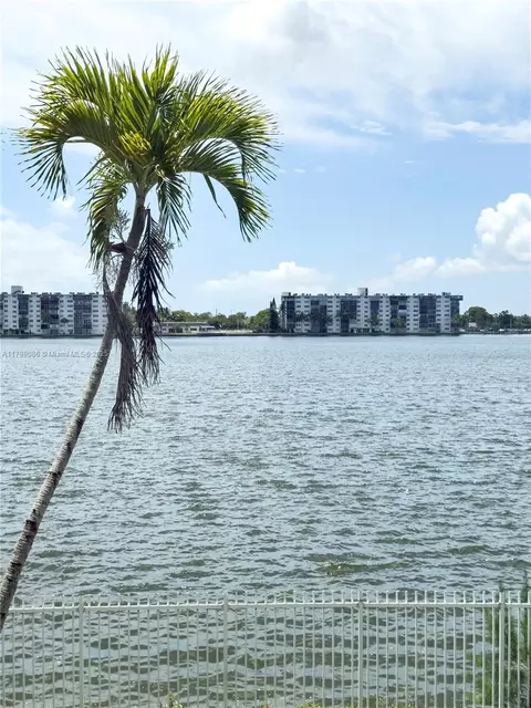 1100 NE 191st St #25E, Miami, FL 33179