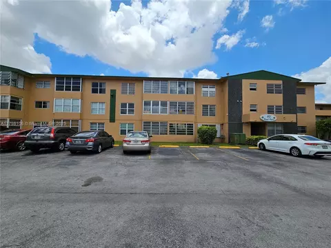 110 Royal Palm Rd #114, Hialeah Gardens, FL 33016