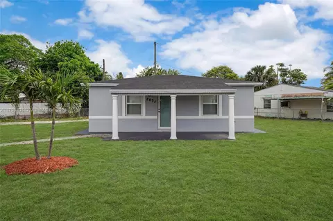 2571 NW 139th St, Opa Locka, FL 33054
