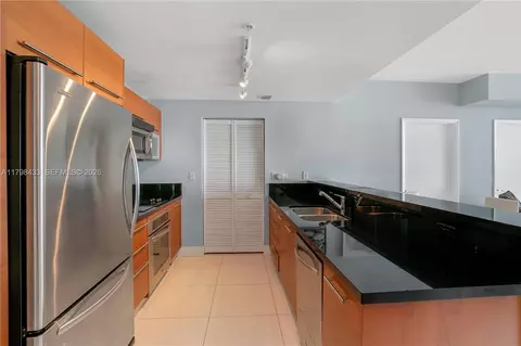 253 NE 2nd St #2201, Miami, FL 33132