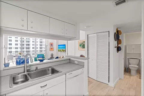 701 Brickell Key Blvd #1408, Miami, FL 33131 photo 14