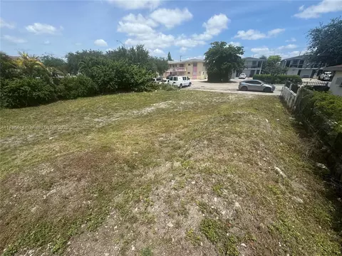 244 E 8th St, Hialeah, FL 33010 photo 1