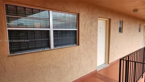 1810 W 56th St #3420, Hialeah, FL 33012