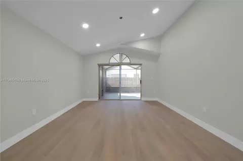 20076 NW 85th Ave, Hialeah, FL 33015 photo 13