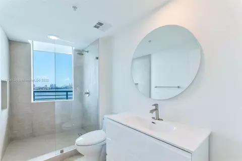 335 S Biscayne Blvd #1012, Miami, FL 33131 photo 3