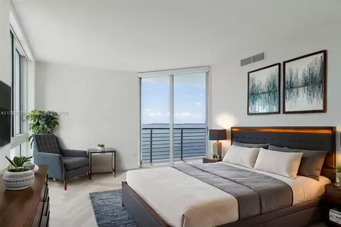 335 S Biscayne Blvd #1012, Miami, FL 33131 photo 4