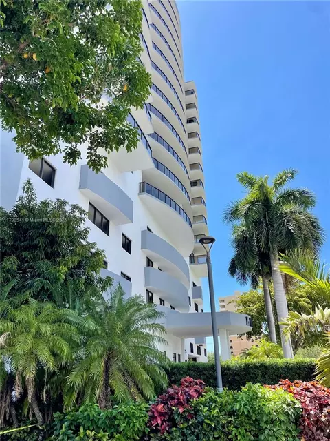 2301 SW 27th Ave #802, Miami, FL 33145