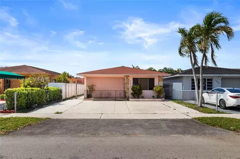 1370 W 42nd Pl, Hialeah, FL 33012