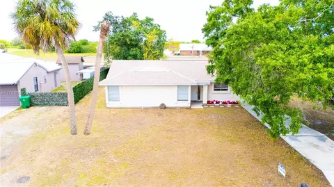 4023 E Palomar Cir, Labelle, FL 33935 photo 3