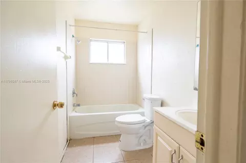 4023 E Palomar Cir, Labelle, FL 33935 photo 9