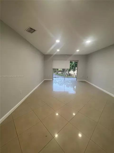 7368 SW 82nd St #E215, Miami, FL 33143