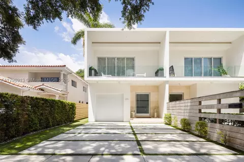 2916 Catalina St #2916, Coconut Grove, FL 33133