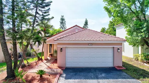 1565 Presidio Dr, Weston, FL 33327