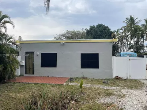 2415 Garfield St, Hollywood, FL 33020