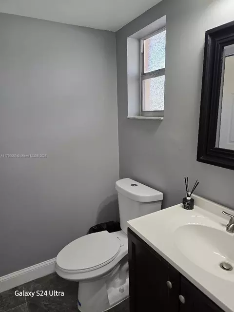 9800 Sunrise Lakes Blvd #104, Sunrise, FL 33322