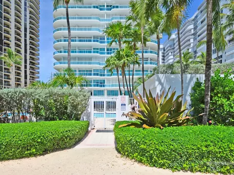 10101 Collins Ave #15A, Bal Harbour, FL 33154