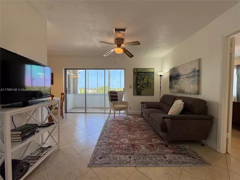 1700 Pierce St #702, Hollywood, FL 33020
