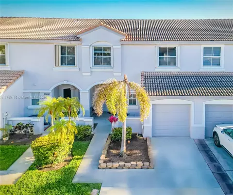 16818 SW 1 Mnr, Pembroke Pines, FL 33027