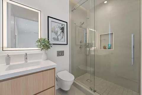 Bath - 12940 SW 82nd Pl, Pinecrest, FL 33156 photo 6 of 8